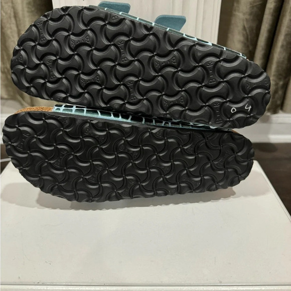 BIRKENSTOCK Arizona Gator Gleam two Strap comfort Sandal Sz : 6/37 - Picture 8 of 13